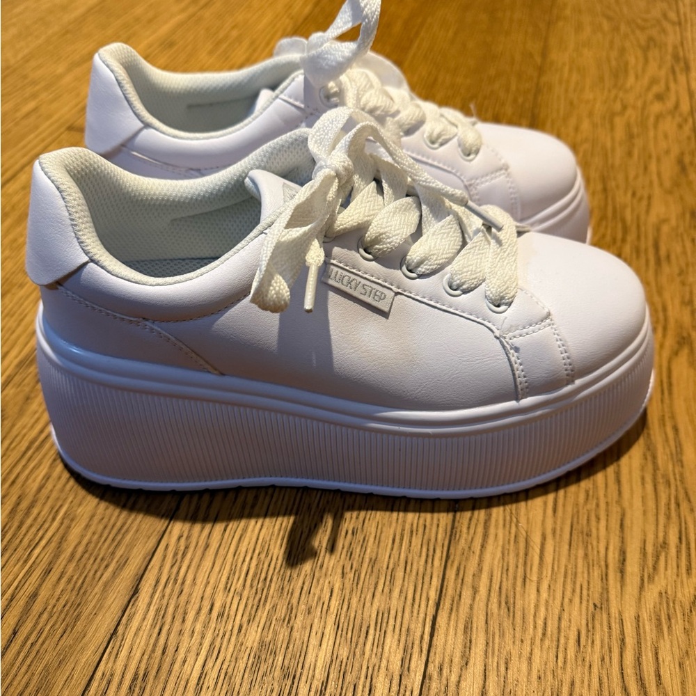 Lucky Step White platform Sneakers